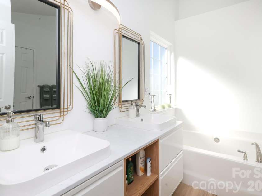 2431 Brathay Court, Charlotte, NC 28269.  MLS# CAR4338508, YatesRealty ID 2625. 