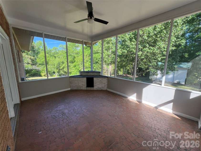 280 Raintree Road, Great Falls, SC 29055.  MLS# CAR4371162, YatesRealty ID 26250. 
