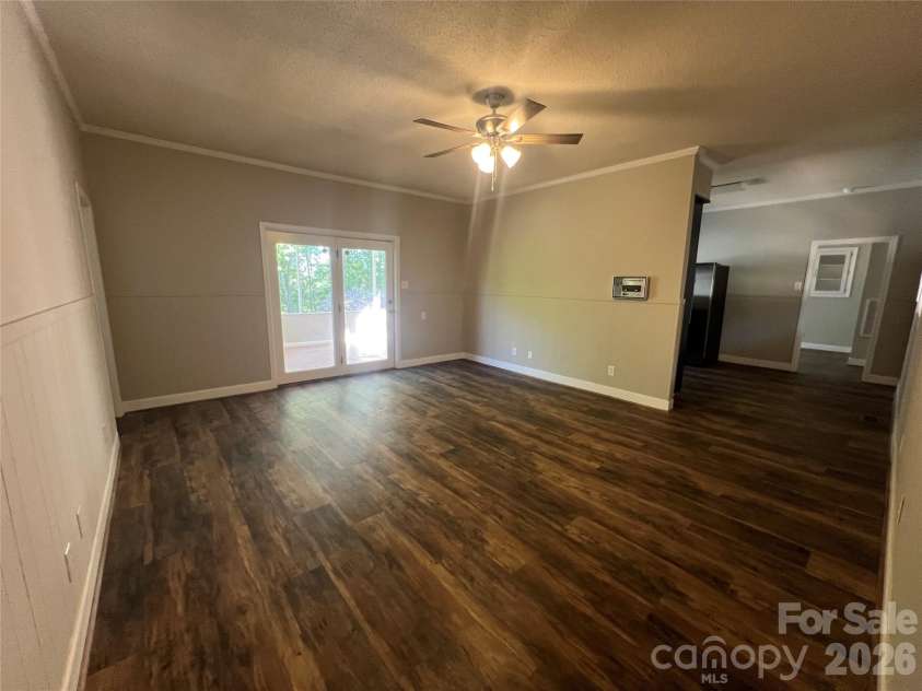280 Raintree Road, Great Falls, SC 29055.  MLS# CAR4371162, YatesRealty ID 26250. 