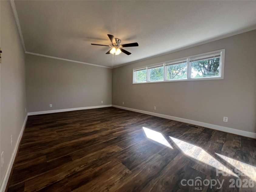 280 Raintree Road, Great Falls, SC 29055.  MLS# CAR4371162, YatesRealty ID 26250. 