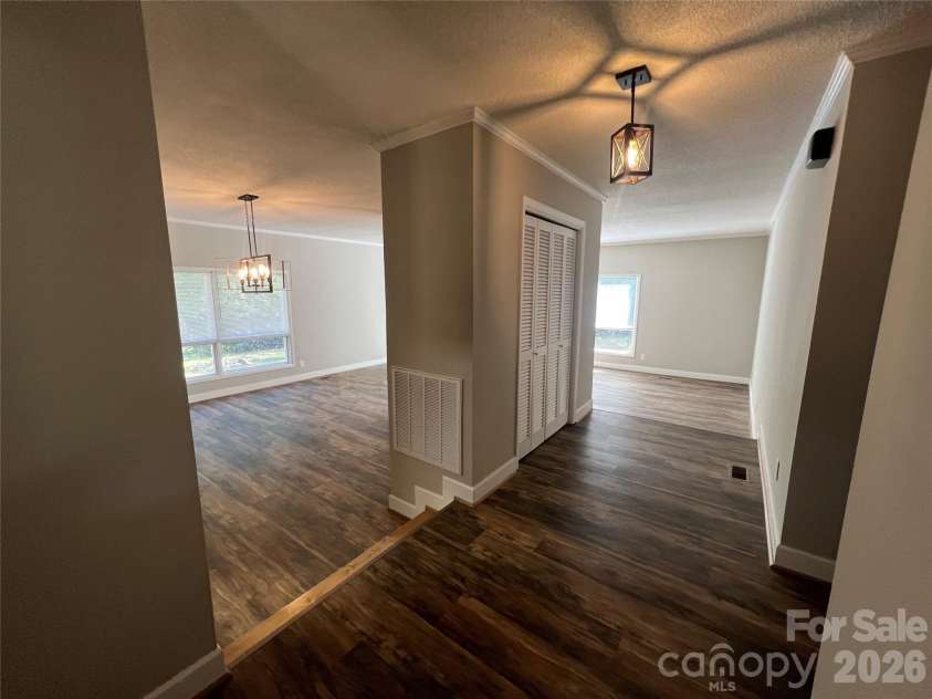 280 Raintree Road, Great Falls, SC 29055.  MLS# CAR4371162, YatesRealty ID 26250. 