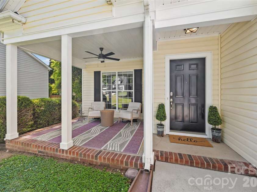13606 Red Wine Court, Charlotte, NC 28273.  MLS# CAR4378191, YatesRealty ID 26251. Front porch