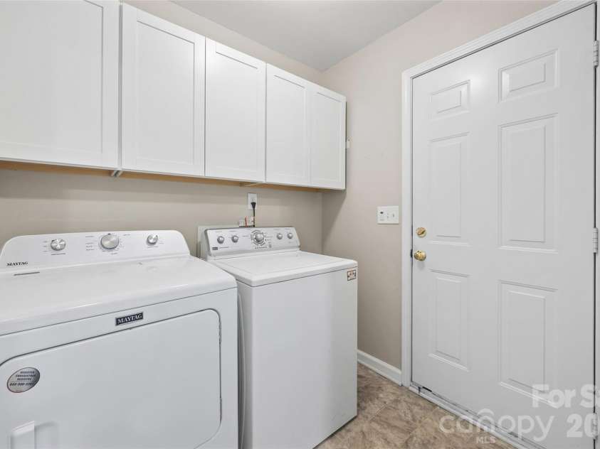 13606 Red Wine Court, Charlotte, NC 28273.  MLS# CAR4378191, YatesRealty ID 26251. Laundry