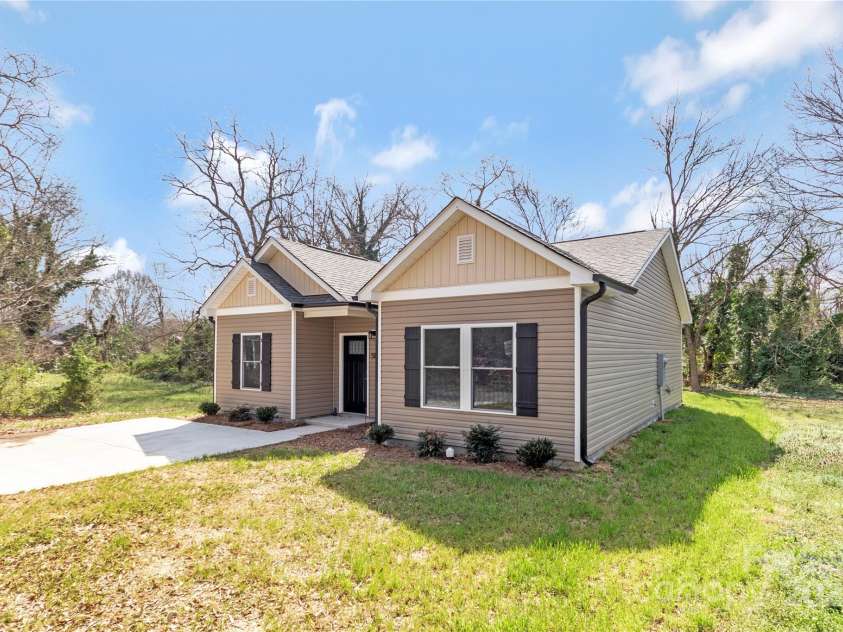 511 Roberts Street, Shelby, NC 28150.  MLS# CAR4232820, YatesRealty ID 26253. 511 Roberts Street, Shelby NC