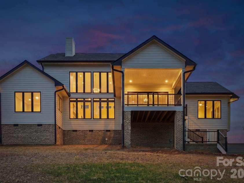 1815 White Fawn Lane, Rock Hill, SC 29730.  MLS# CAR4369323, YatesRealty ID 26254. 