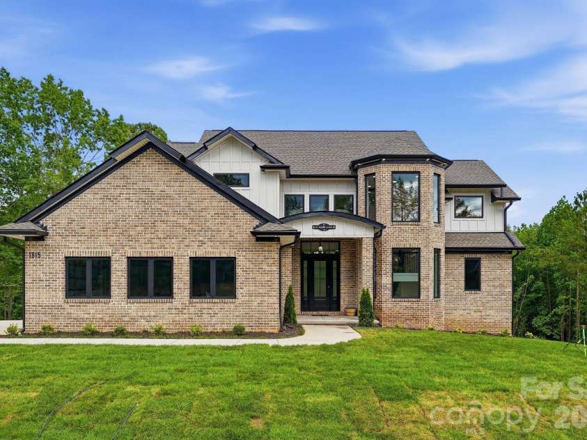 1815 White Fawn Lane, Rock Hill, SC 29730.  MLS# CAR4369323, YatesRealty ID 26254. 