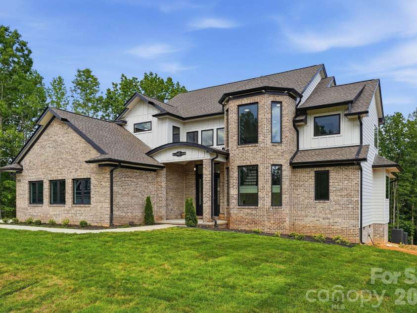 1815 White Fawn Lane, Rock Hill, SC 29730.  MLS# CAR4369323, YatesRealty ID 26254. 