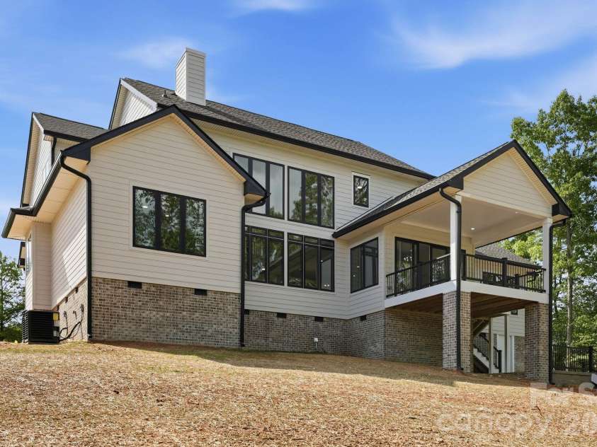 1815 White Fawn Lane, Rock Hill, SC 29730.  MLS# CAR4369323, YatesRealty ID 26254. 