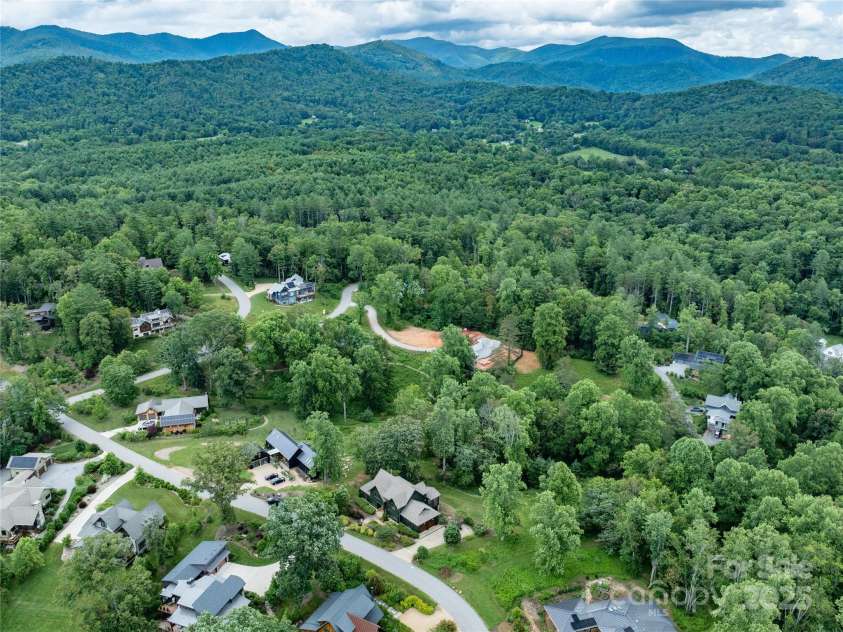 65 Wandering Oaks Way, Asheville, NC 28805.  MLS# CAR4267136, YatesRealty ID 26255. 