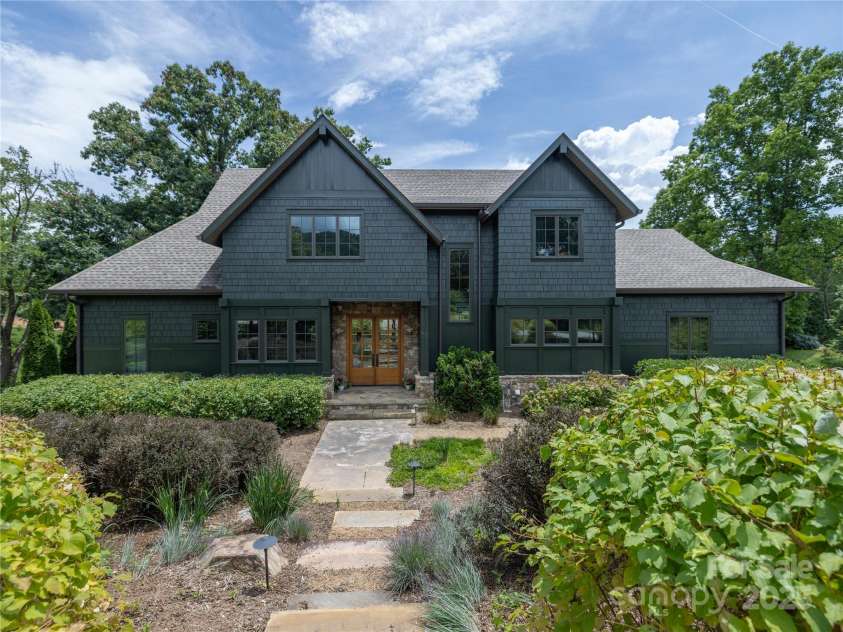 65 Wandering Oaks Way, Asheville, NC 28805.  MLS# CAR4267136, YatesRealty ID 26255. Beautiful Jade Mountain Builders custom construction