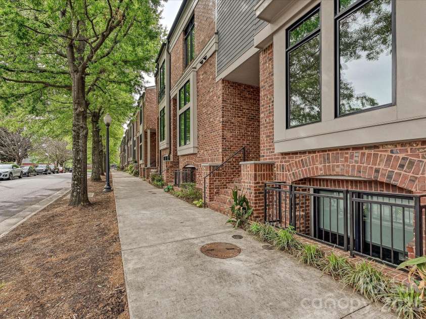 432 33rd Street, Charlotte, NC 28205.  MLS# CAR4397300, YatesRealty ID 26256. 