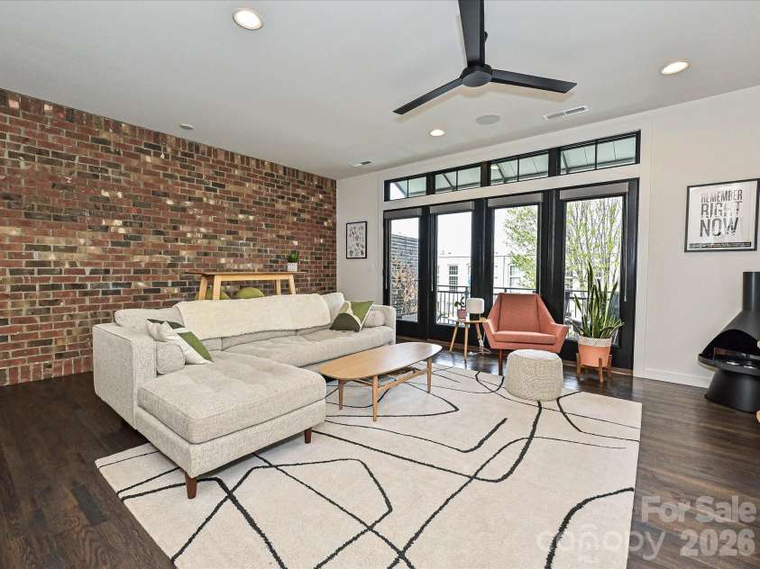 432 33rd Street, Charlotte, NC 28205.  MLS# CAR4397300, YatesRealty ID 26256. 