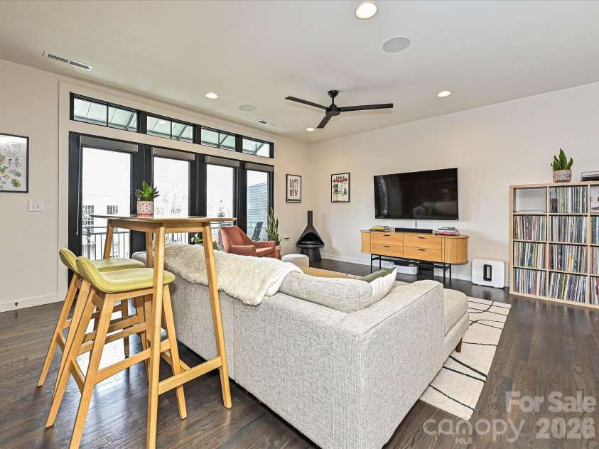 432 33rd Street, Charlotte, NC 28205.  MLS# CAR4397300, YatesRealty ID 26256. 