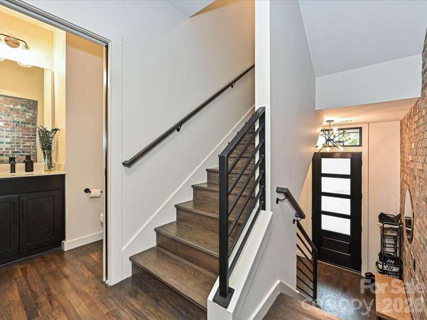 432 33rd Street, Charlotte, NC 28205.  MLS# CAR4397300, YatesRealty ID 26256. 