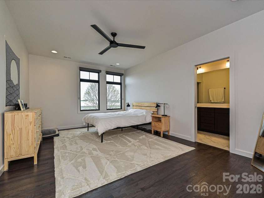 432 33rd Street, Charlotte, NC 28205.  MLS# CAR4397300, YatesRealty ID 26256. 