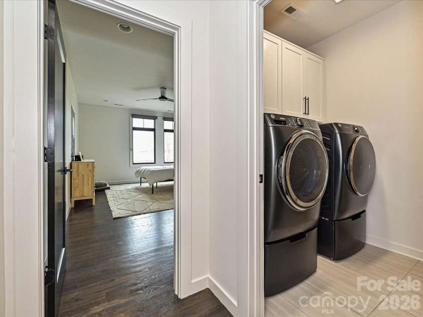 432 33rd Street, Charlotte, NC 28205.  MLS# CAR4397300, YatesRealty ID 26256. 