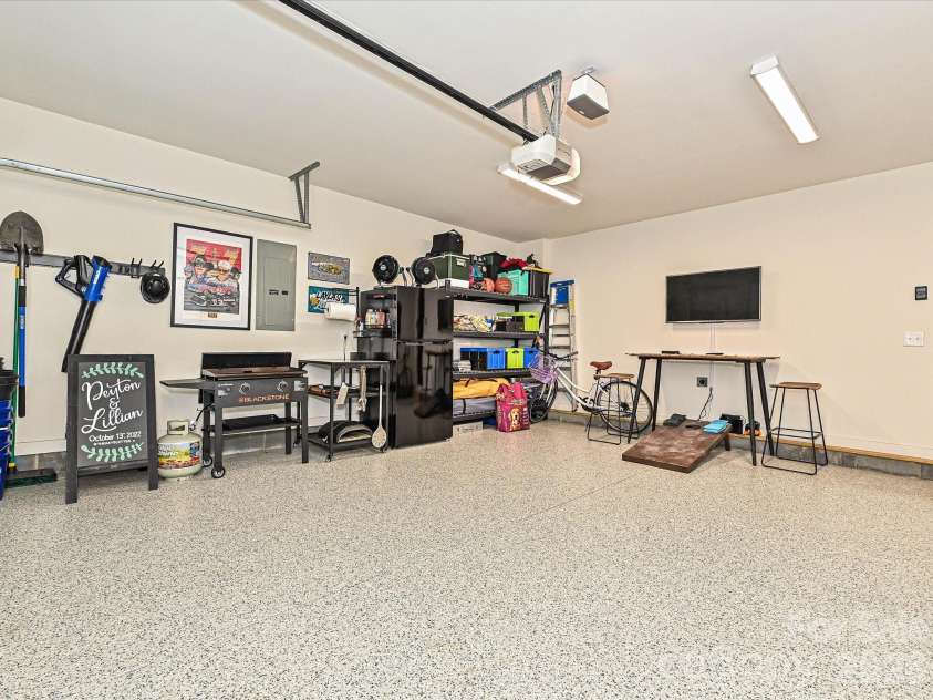 432 33rd Street, Charlotte, NC 28205.  MLS# CAR4397300, YatesRealty ID 26256. 