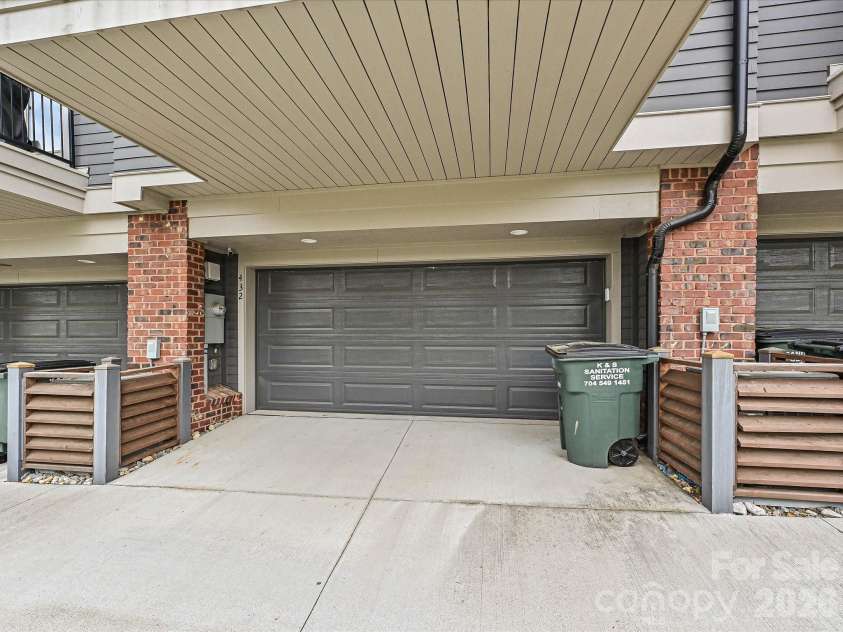 432 33rd Street, Charlotte, NC 28205.  MLS# CAR4397300, YatesRealty ID 26256. 