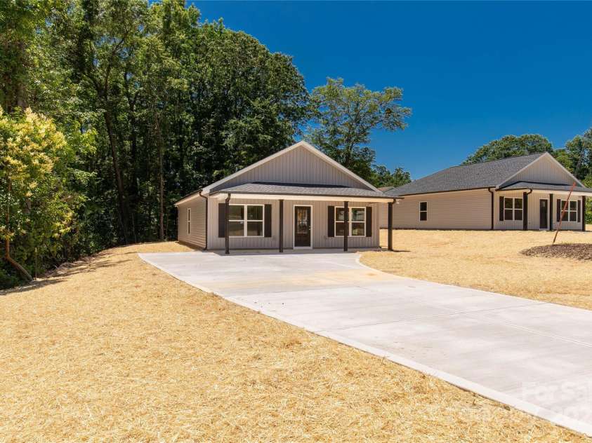 814 Generation Lane, Clover, SC 29710.  MLS# CAR4270774, YatesRealty ID 26256. 