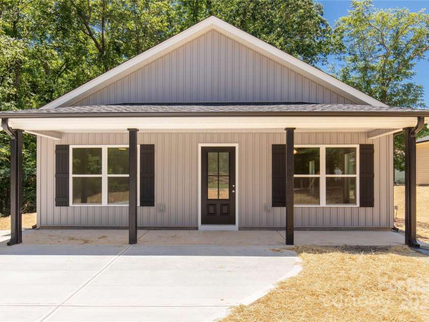814 Generation Lane, Clover, SC 29710.  MLS# CAR4270774, YatesRealty ID 26256. 