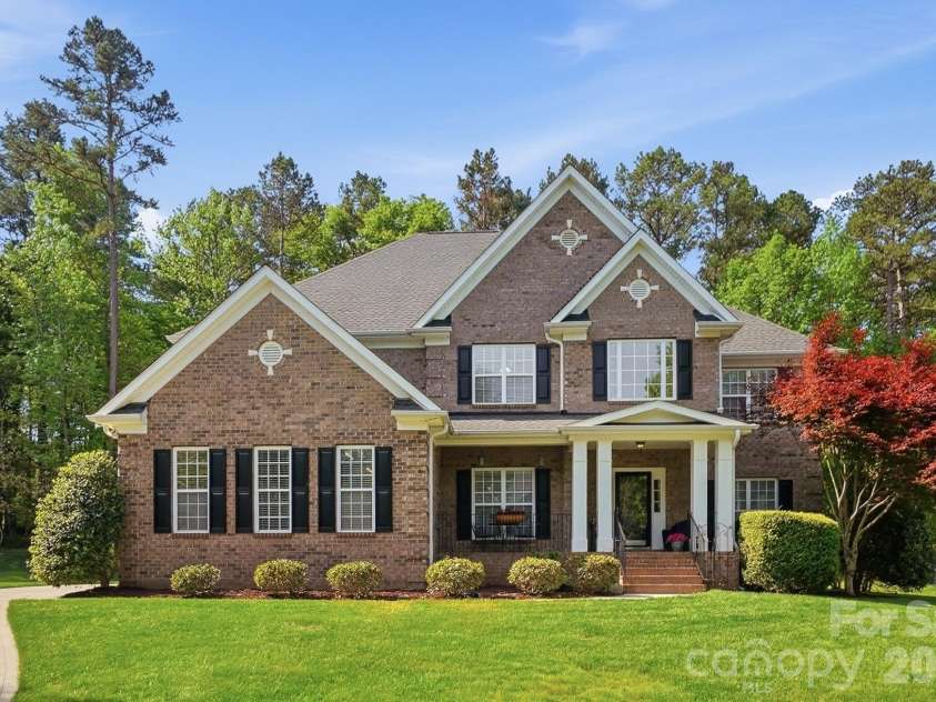 807 Crown Vista Court, Wesley Chapel, NC 28110.  MLS# CAR4369364, YatesRealty ID 26257. 