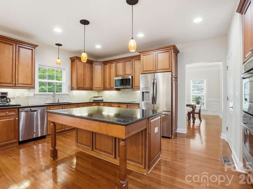 807 Crown Vista Court, Wesley Chapel, NC 28110.  MLS# CAR4369364, YatesRealty ID 26257. 