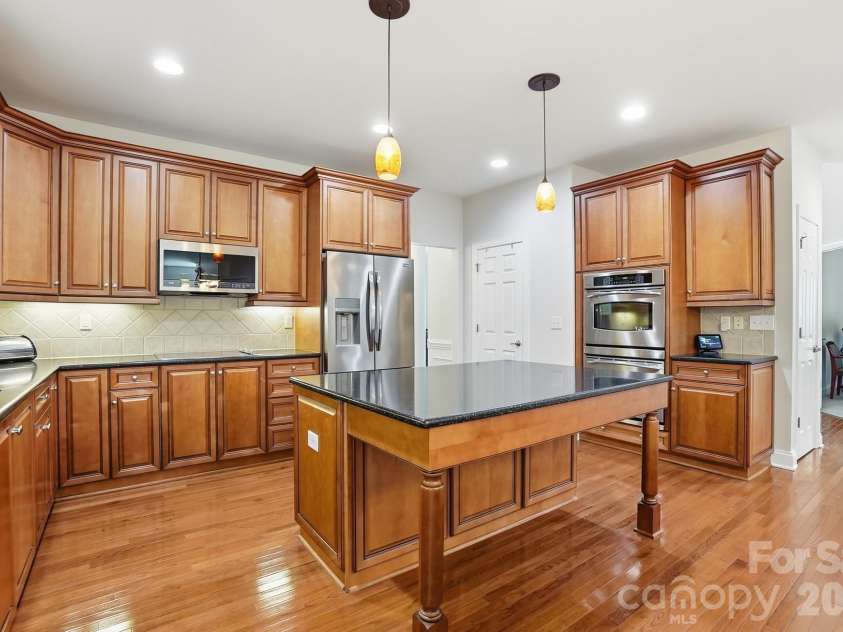 807 Crown Vista Court, Wesley Chapel, NC 28110.  MLS# CAR4369364, YatesRealty ID 26257. 