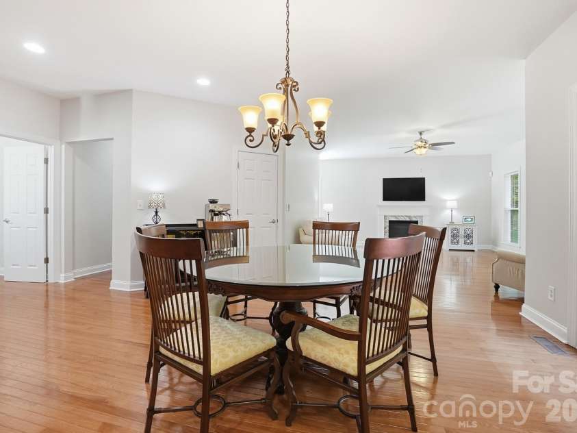 807 Crown Vista Court, Wesley Chapel, NC 28110.  MLS# CAR4369364, YatesRealty ID 26257. 