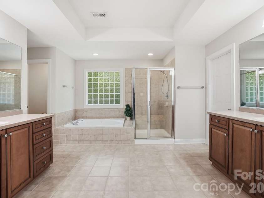 807 Crown Vista Court, Wesley Chapel, NC 28110.  MLS# CAR4369364, YatesRealty ID 26257. 