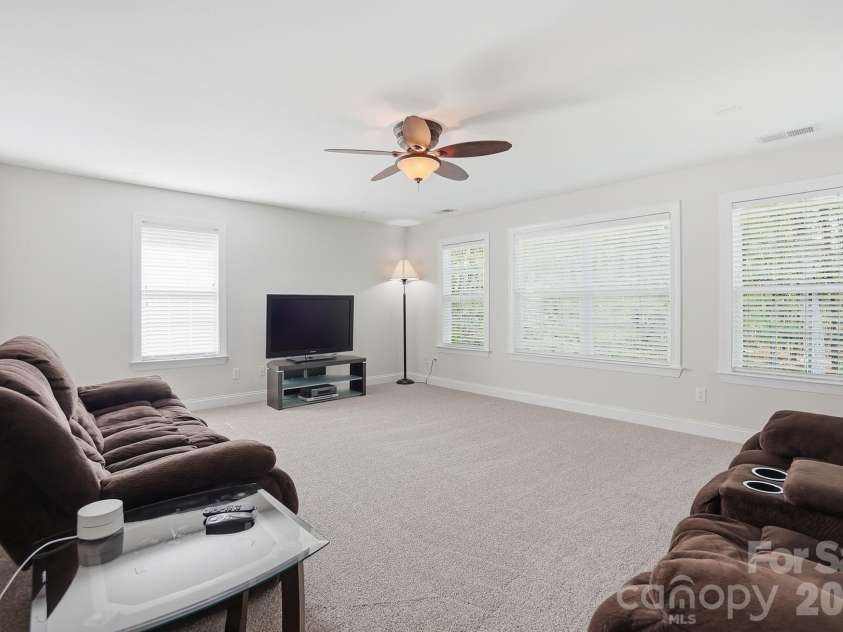 807 Crown Vista Court, Wesley Chapel, NC 28110.  MLS# CAR4369364, YatesRealty ID 26257. 