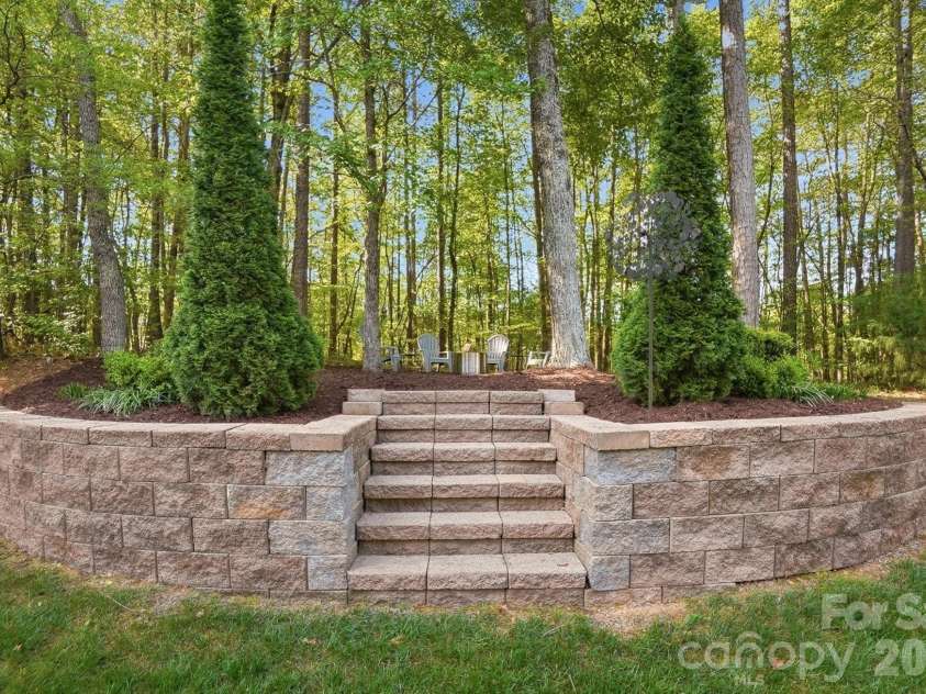 807 Crown Vista Court, Wesley Chapel, NC 28110.  MLS# CAR4369364, YatesRealty ID 26257. 