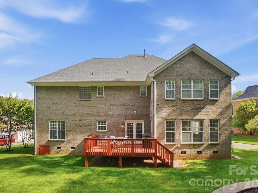 807 Crown Vista Court, Wesley Chapel, NC 28110.  MLS# CAR4369364, YatesRealty ID 26257. 