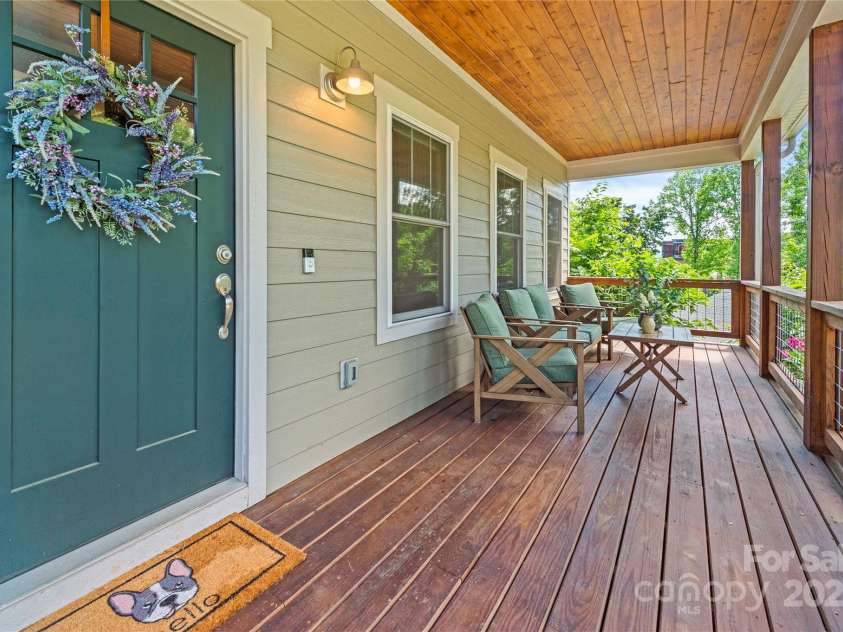 109 Druid Drive, Asheville, NC 28806.  MLS# CAR4264701, YatesRealty ID 26258. 