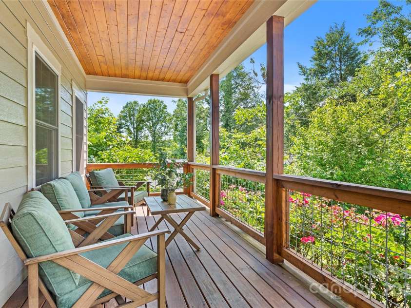 109 Druid Drive, Asheville, NC 28806.  MLS# CAR4264701, YatesRealty ID 26258. 