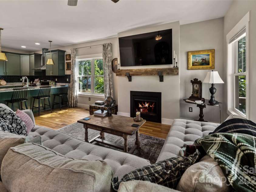 109 Druid Drive, Asheville, NC 28806.  MLS# CAR4264701, YatesRealty ID 26258. 