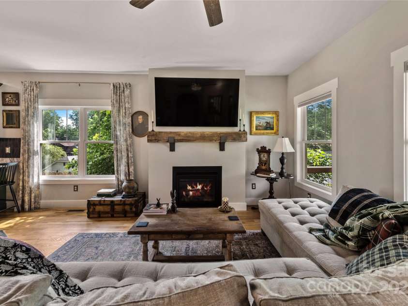 109 Druid Drive, Asheville, NC 28806.  MLS# CAR4264701, YatesRealty ID 26258. 