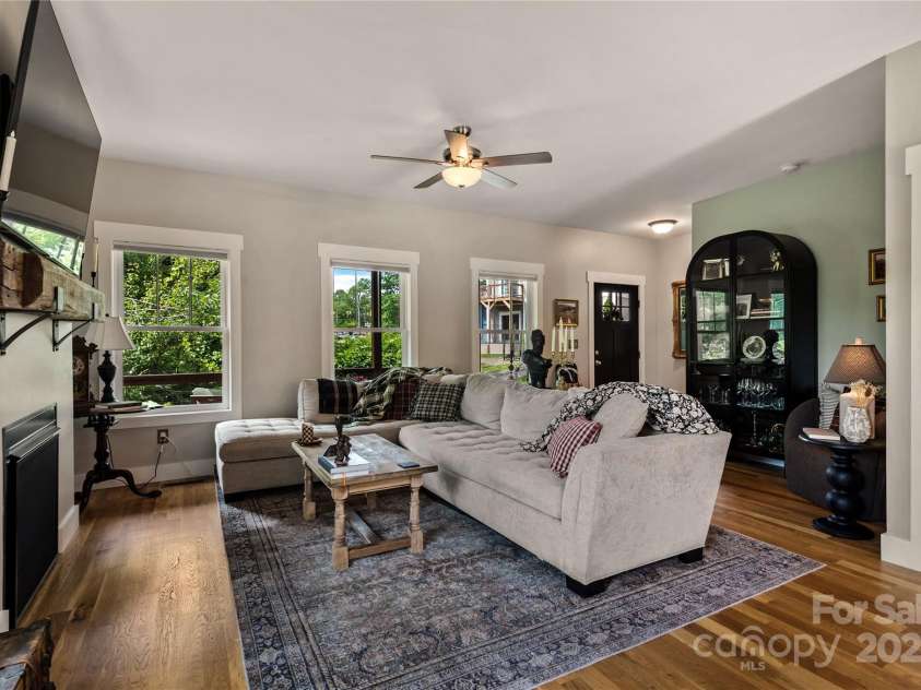 109 Druid Drive, Asheville, NC 28806.  MLS# CAR4264701, YatesRealty ID 26258. 