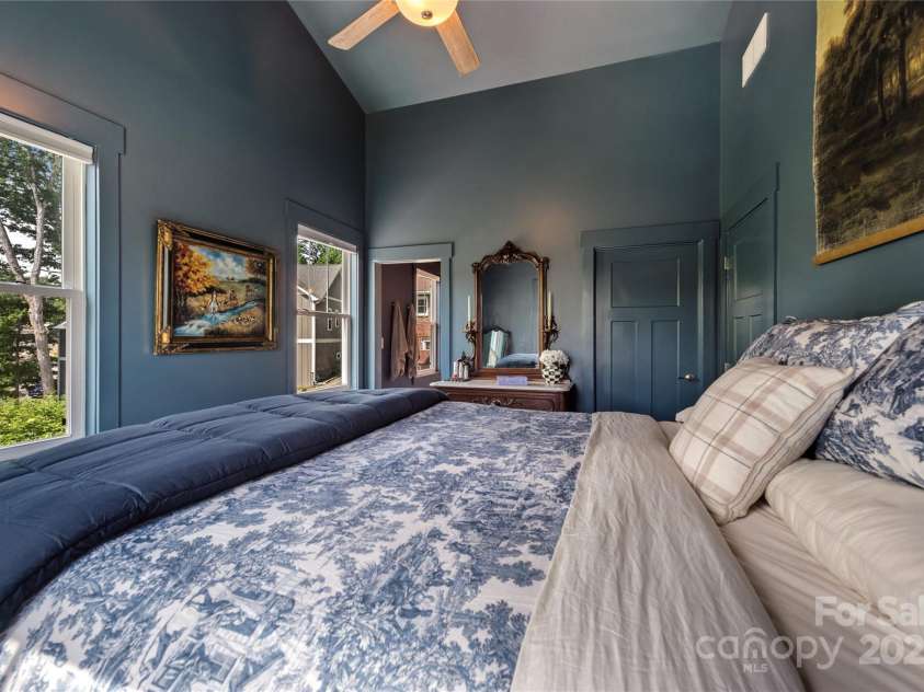 109 Druid Drive, Asheville, NC 28806.  MLS# CAR4264701, YatesRealty ID 26258. 