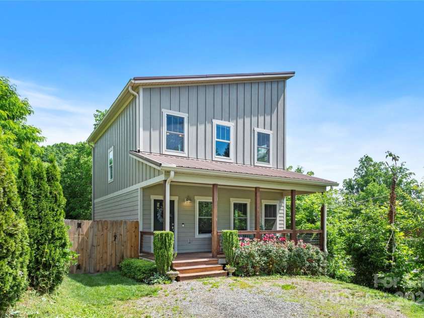 109 Druid Drive, Asheville, NC 28806.  MLS# CAR4264701, YatesRealty ID 26258. 