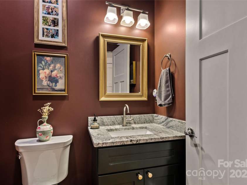 109 Druid Drive, Asheville, NC 28806.  MLS# CAR4264701, YatesRealty ID 26258. 