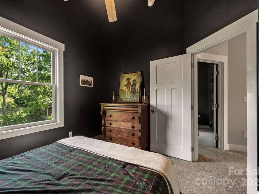 109 Druid Drive, Asheville, NC 28806.  MLS# CAR4264701, YatesRealty ID 26258. 