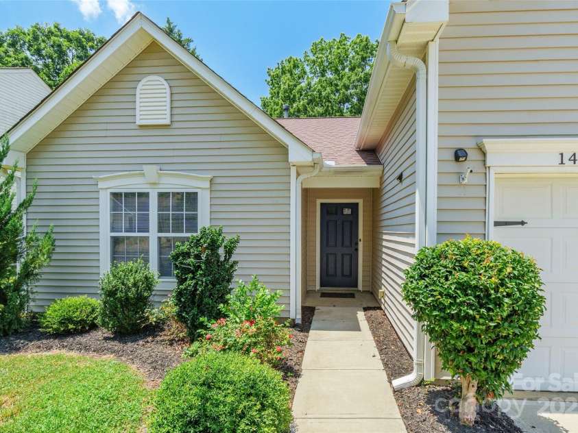 14924 Jerpoint Abby Drive, Charlotte, NC 28273.  MLS# CAR4280200, YatesRealty ID 26260. 