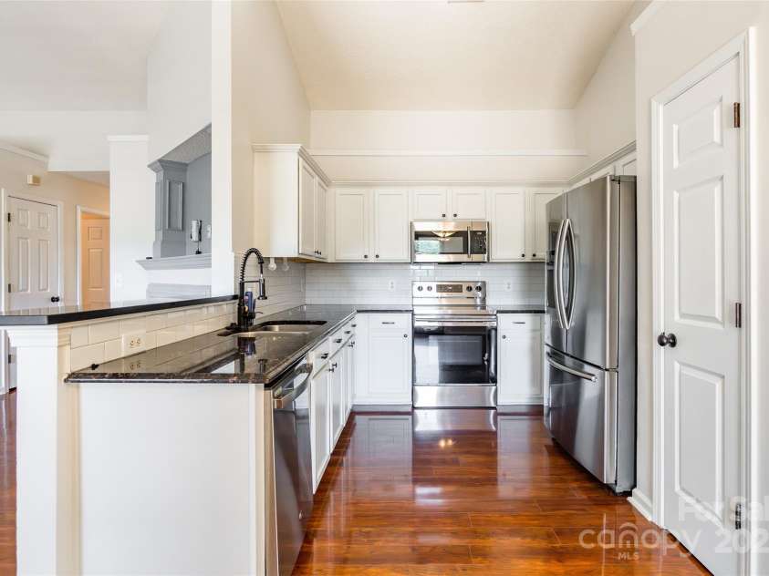 14924 Jerpoint Abby Drive, Charlotte, NC 28273.  MLS# CAR4280200, YatesRealty ID 26260. 