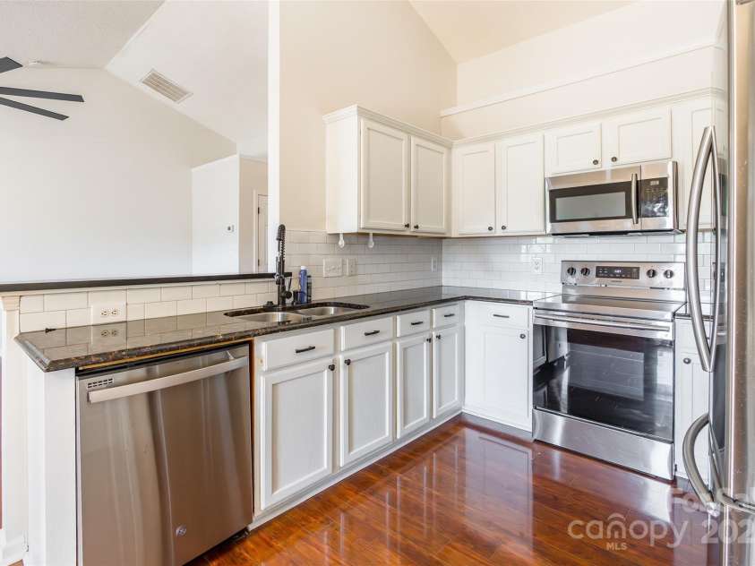 14924 Jerpoint Abby Drive, Charlotte, NC 28273.  MLS# CAR4280200, YatesRealty ID 26260. 