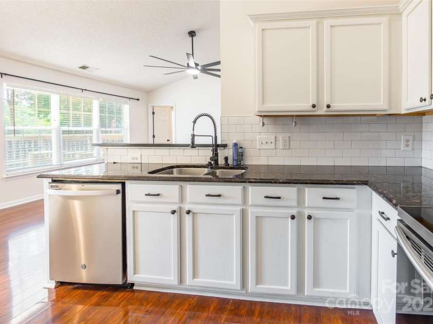 14924 Jerpoint Abby Drive, Charlotte, NC 28273.  MLS# CAR4280200, YatesRealty ID 26260. 