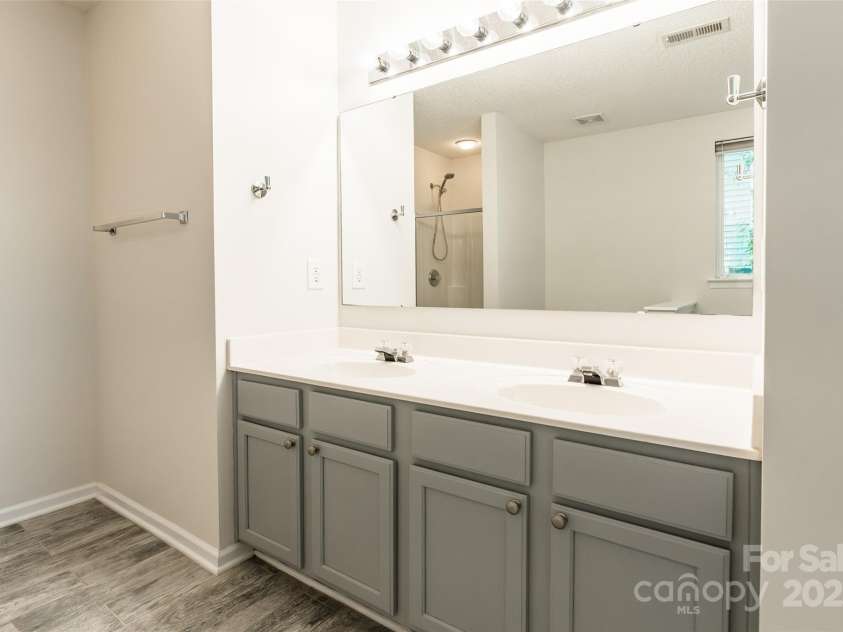 14924 Jerpoint Abby Drive, Charlotte, NC 28273.  MLS# CAR4280200, YatesRealty ID 26260. 