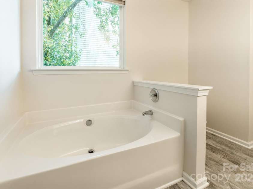 14924 Jerpoint Abby Drive, Charlotte, NC 28273.  MLS# CAR4280200, YatesRealty ID 26260. 