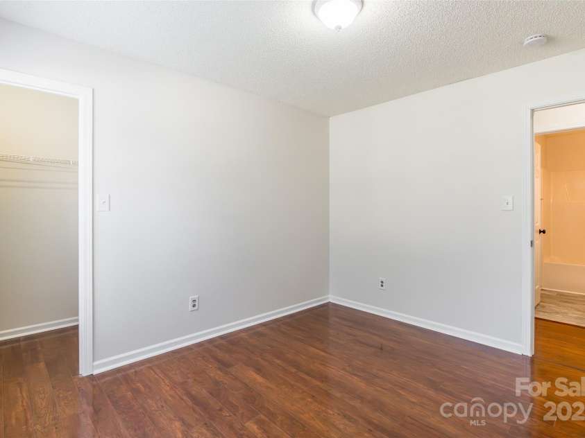 14924 Jerpoint Abby Drive, Charlotte, NC 28273.  MLS# CAR4280200, YatesRealty ID 26260. 