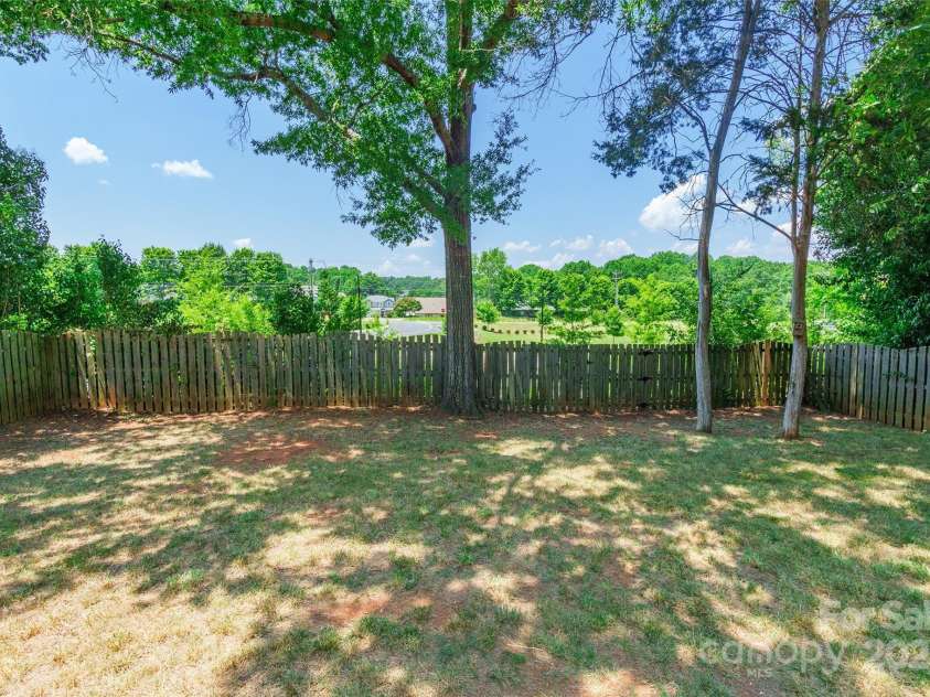 14924 Jerpoint Abby Drive, Charlotte, NC 28273.  MLS# CAR4280200, YatesRealty ID 26260. 