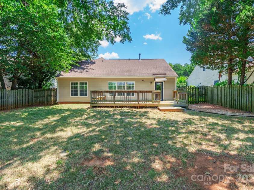 14924 Jerpoint Abby Drive, Charlotte, NC 28273.  MLS# CAR4280200, YatesRealty ID 26260. 